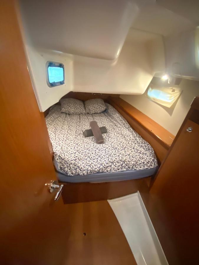 Botel Nuit Insolite Sur Un Voilier Linge Et Menage Inclus La Rochelle (Charente-Maritime)